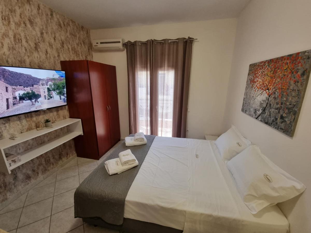 Premium Suites Ofrínion Buitenkant foto