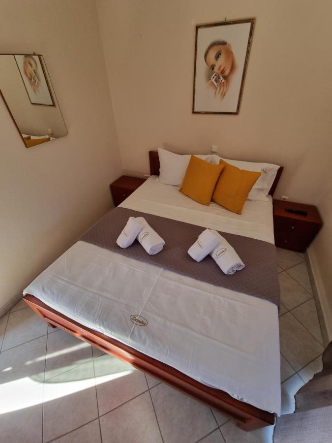 Premium Suites Ofrínion Buitenkant foto