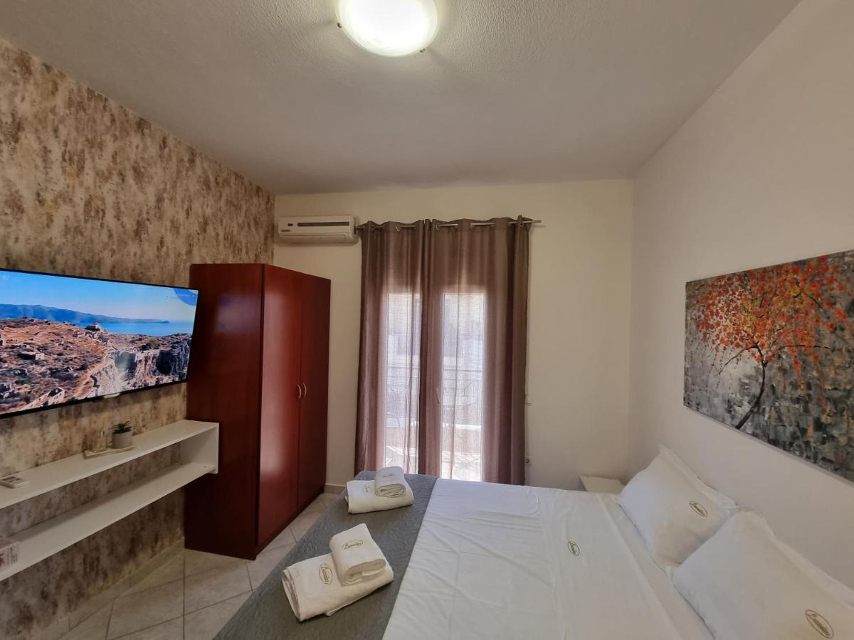 Premium Suites Ofrínion Buitenkant foto