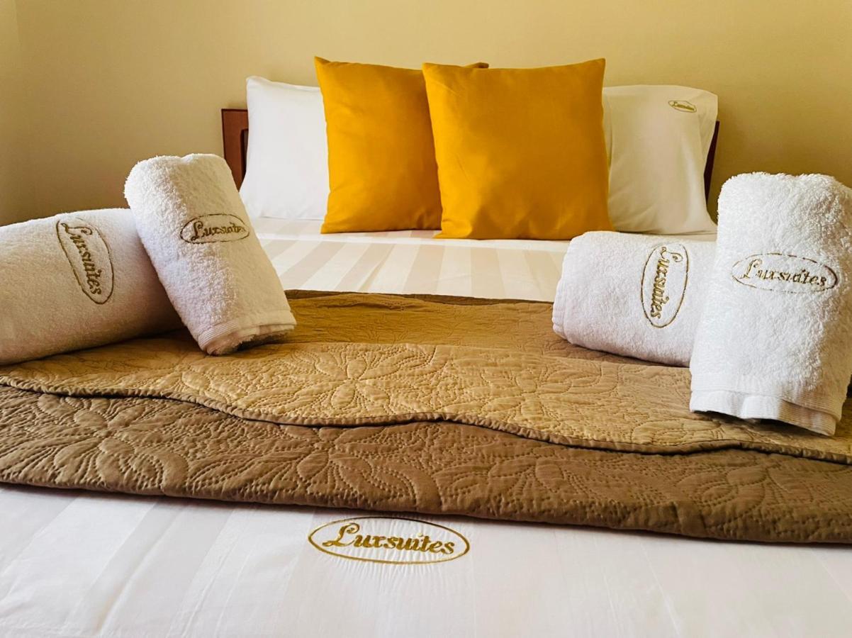 Premium Suites Ofrínion Buitenkant foto