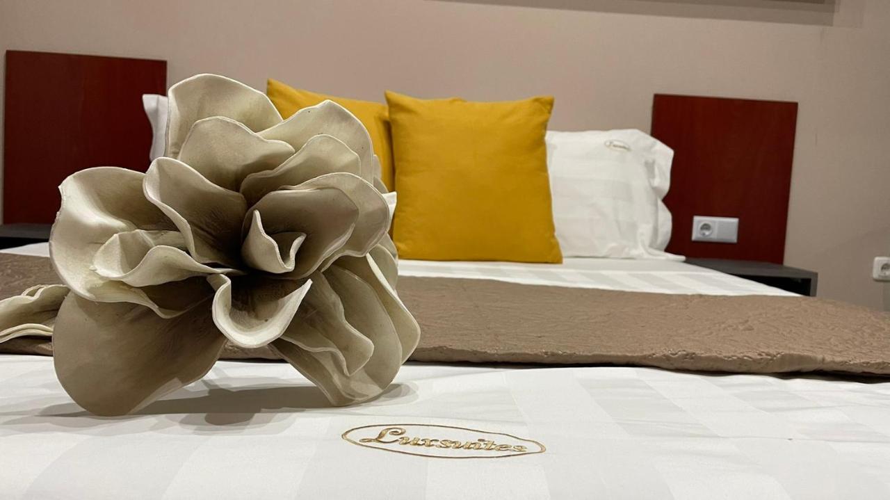 Premium Suites Ofrínion Buitenkant foto