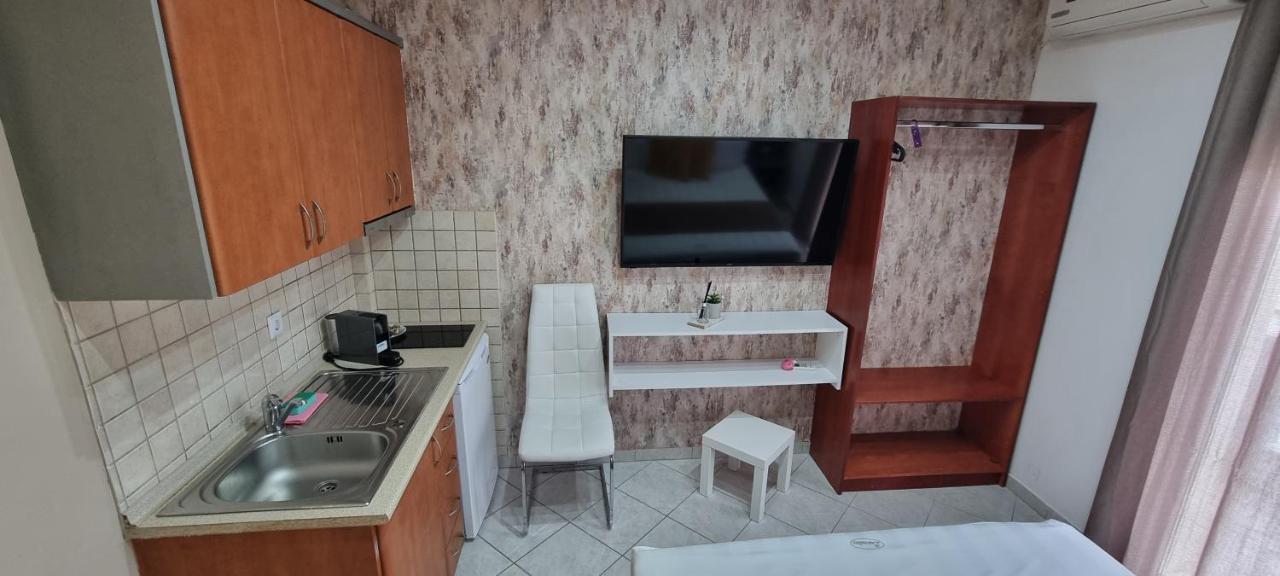 Premium Suites Ofrínion Buitenkant foto