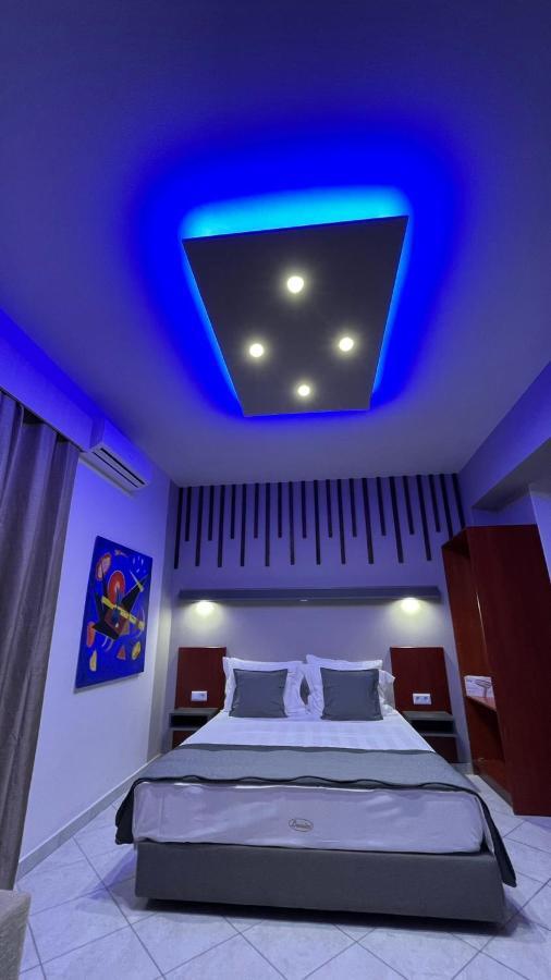 Premium Suites Ofrínion Buitenkant foto