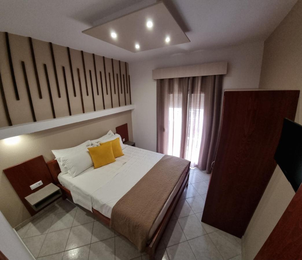 Premium Suites Ofrínion Buitenkant foto