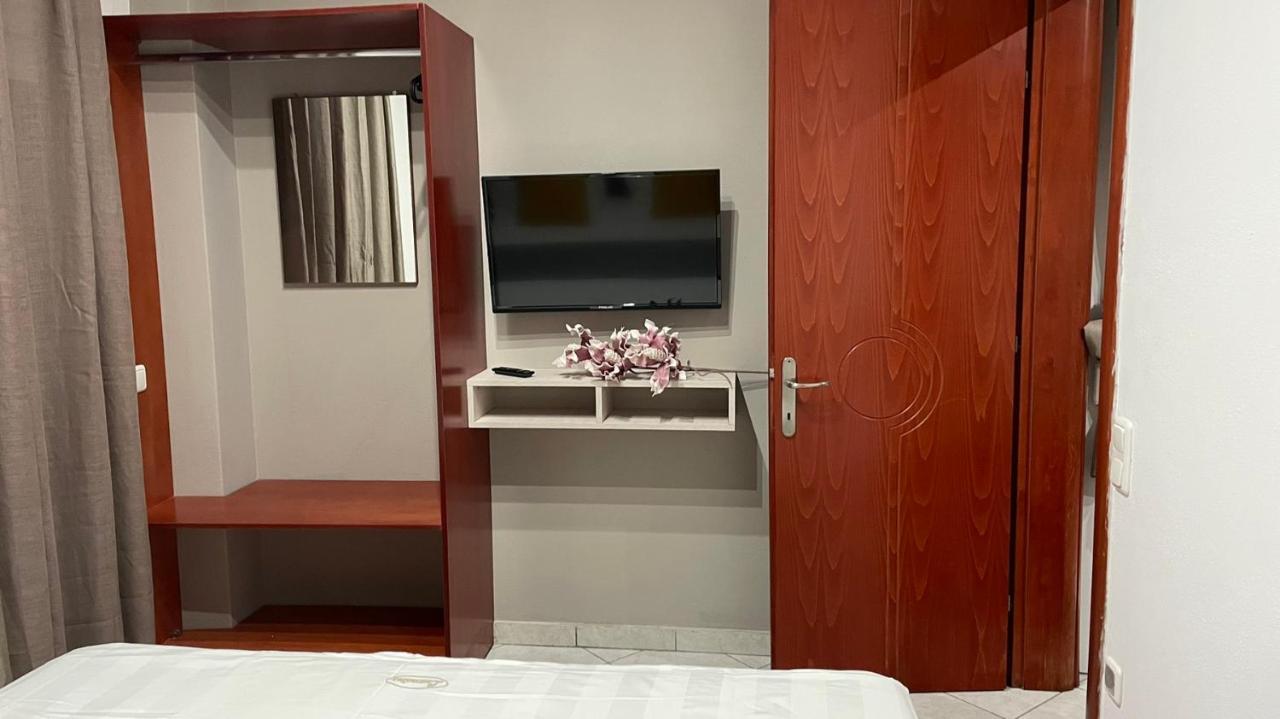 Premium Suites Ofrínion Buitenkant foto