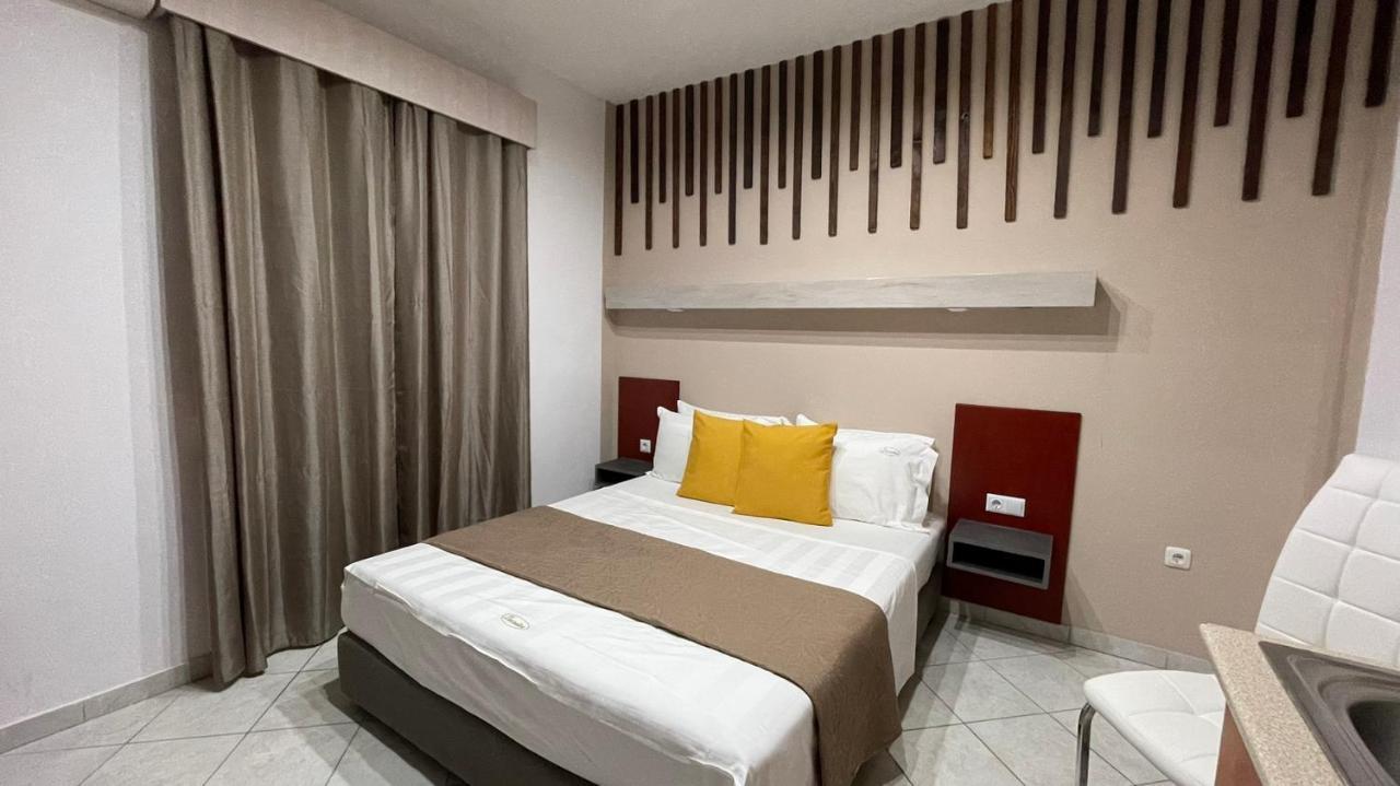 Premium Suites Ofrínion Buitenkant foto
