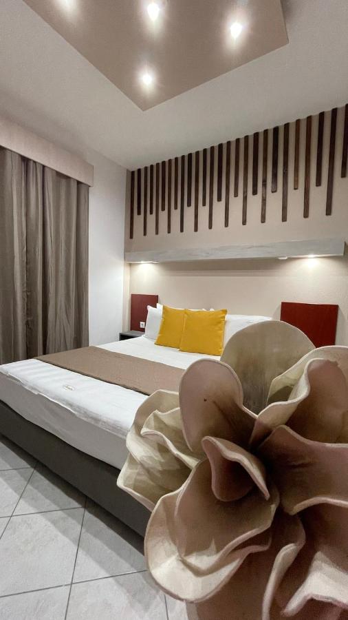 Premium Suites Ofrínion Buitenkant foto