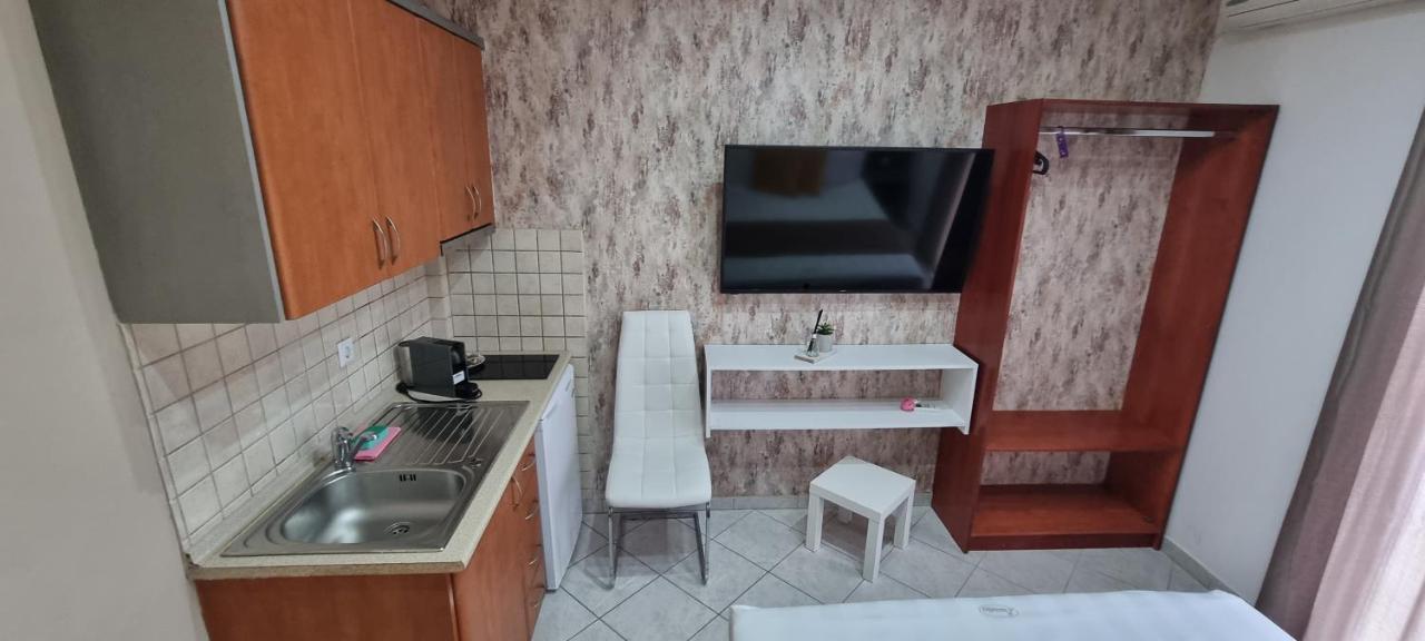 Premium Suites Ofrínion Buitenkant foto