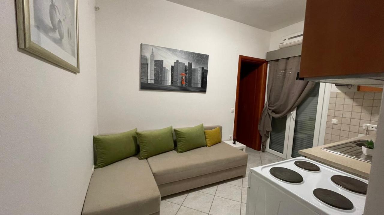 Premium Suites Ofrínion Buitenkant foto