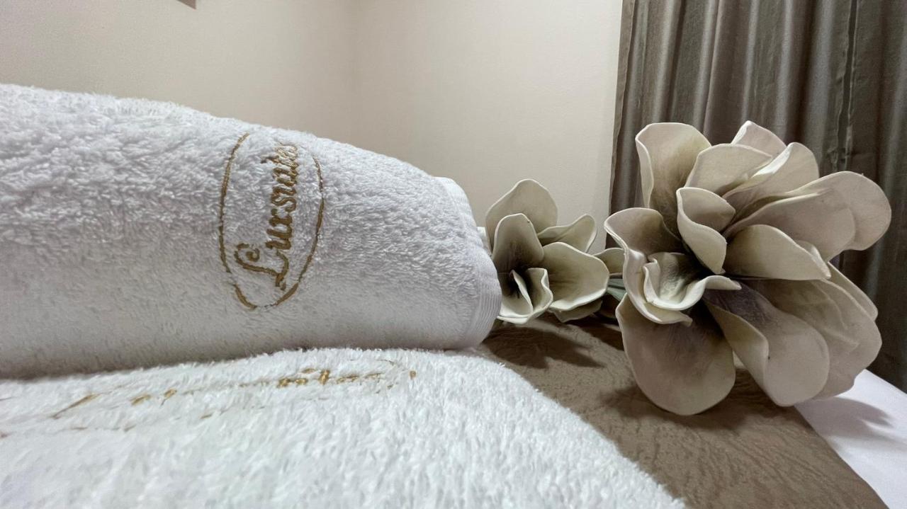 Premium Suites Ofrínion Buitenkant foto